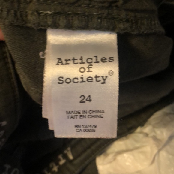 Green pair of Women’s Jeans by “Articles of Society”! - Picture 6 of 7